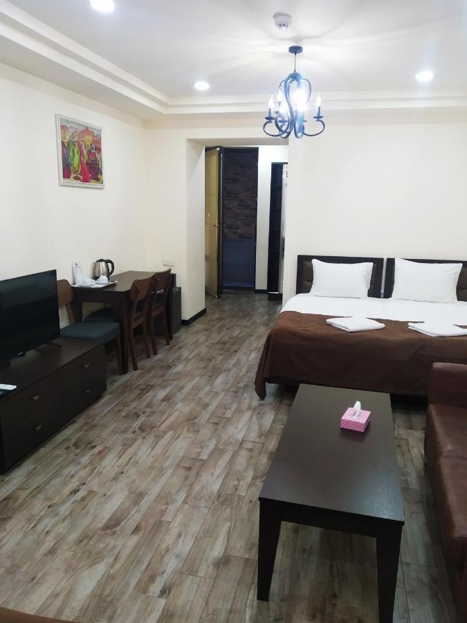 Boutique Living Hotel Yerevan Exterior photo