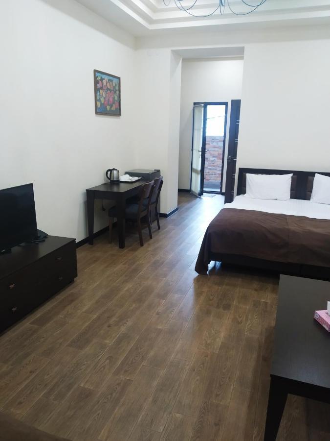 Boutique Living Hotel Yerevan Exterior photo