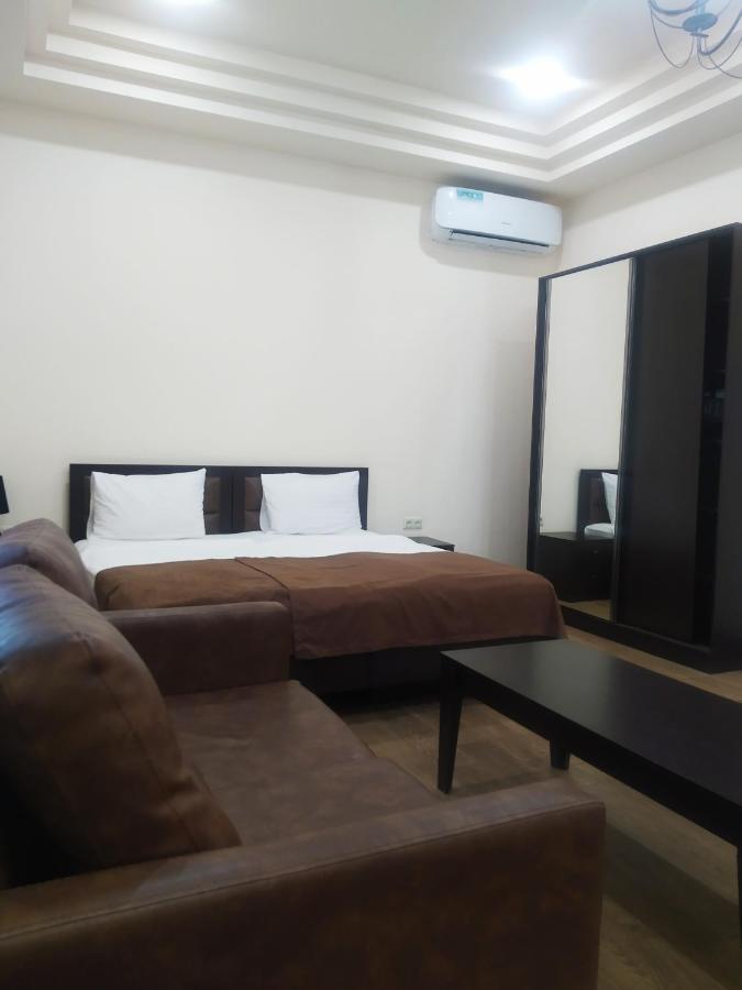 Boutique Living Hotel Yerevan Exterior photo